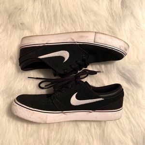 Nike Janoski Canvas Shoes 
